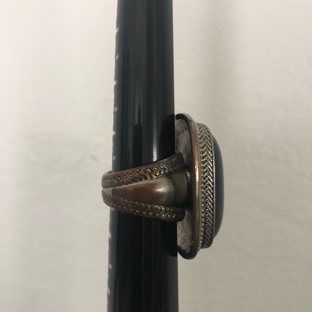 Black ring - Picture 3 of 8